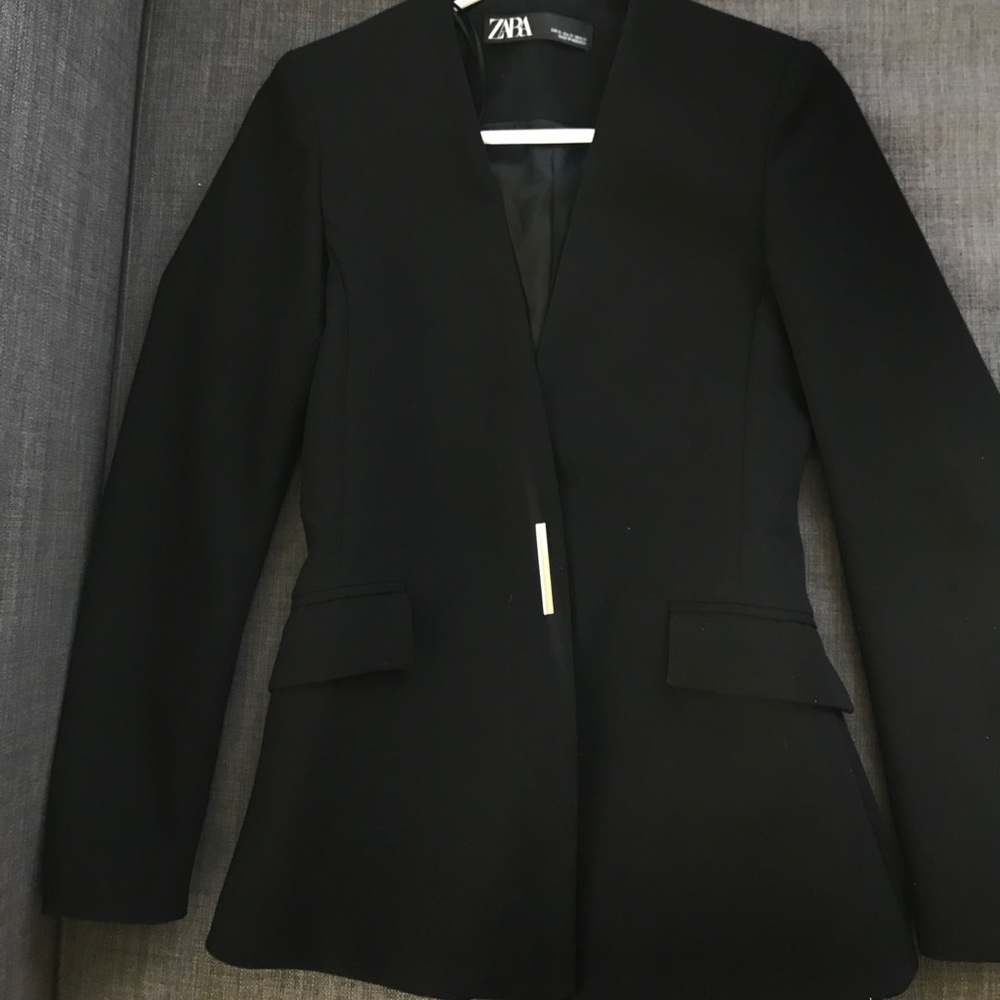 Black Zara blazer